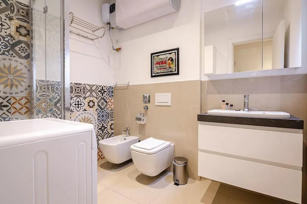 Toro Elegant Studio, In The Heart Of The City Bologna 0*,